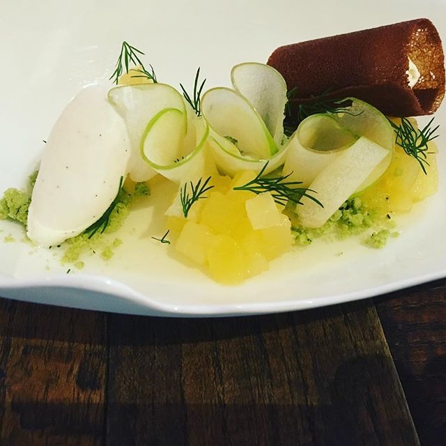 Gelée champagne, compote de pomme, aneth et glace whiskyjelly champagne, compote of apple, dill and ice whiskey#dessert #ayumisugiyama @romainmahi  #accentstablebourse  #aneth #whisky #glace #apple #pomme #compote #restaurant #paris #gastronomy #champagne #yummy #gourmet #foodlover #foodie #lifestyle #travel