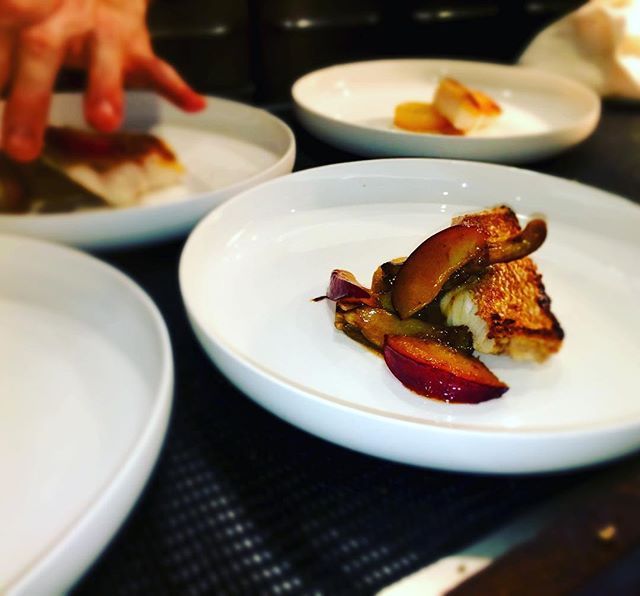 Sébaste, pleurotes, prunes et daikon----Redfish, oyster mushrooms, plums and daikon#accentstablebourse #gourmet #gastronomy #fish #fruit #daikon #mushrooms #restaurant #paris @romainmahi #foodlover #photography #taste .@jean_se